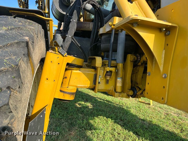 image for item KV9950 2009 Ag-Chem RoGator 1084SSC  sprayer