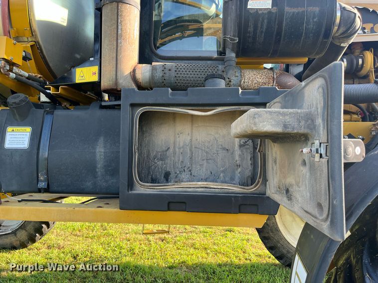 image for item KV9950 2009 Ag-Chem RoGator 1084SSC  sprayer