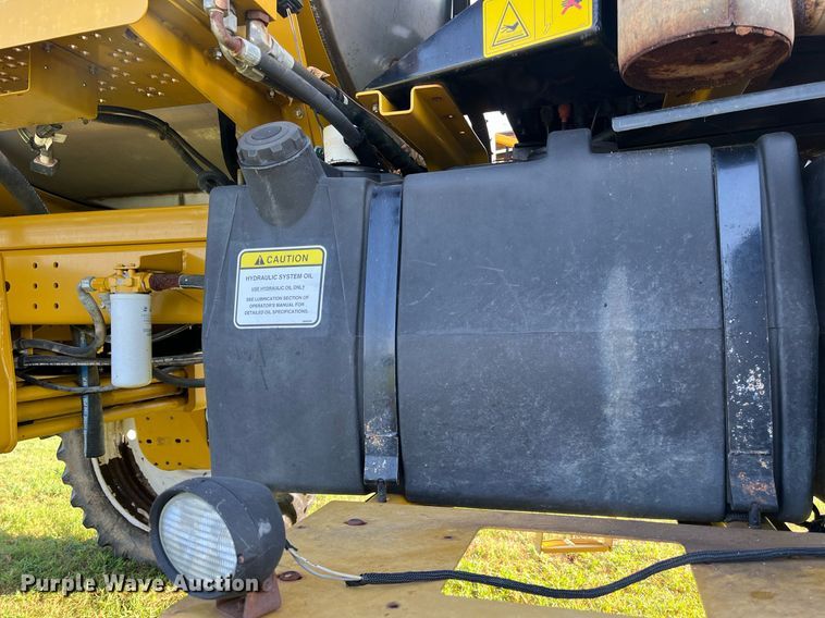 image for item KV9950 2009 Ag-Chem RoGator 1084SSC  sprayer
