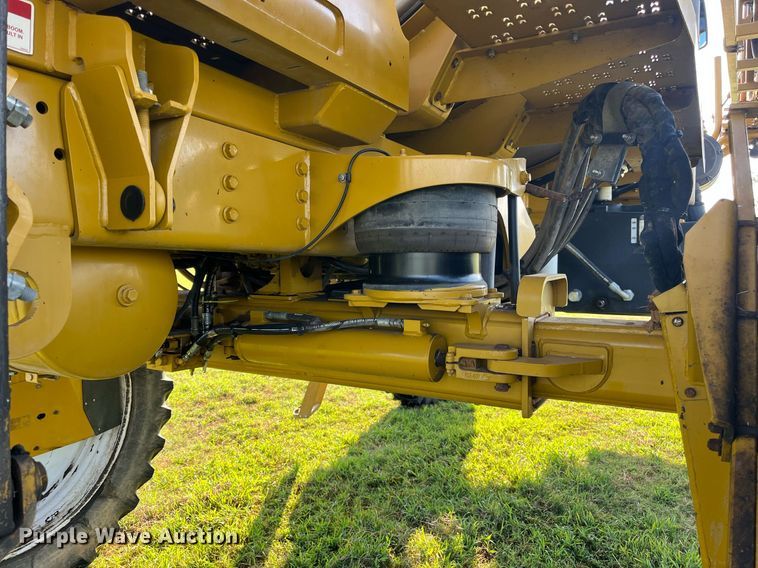 image for item KV9950 2009 Ag-Chem RoGator 1084SSC  sprayer