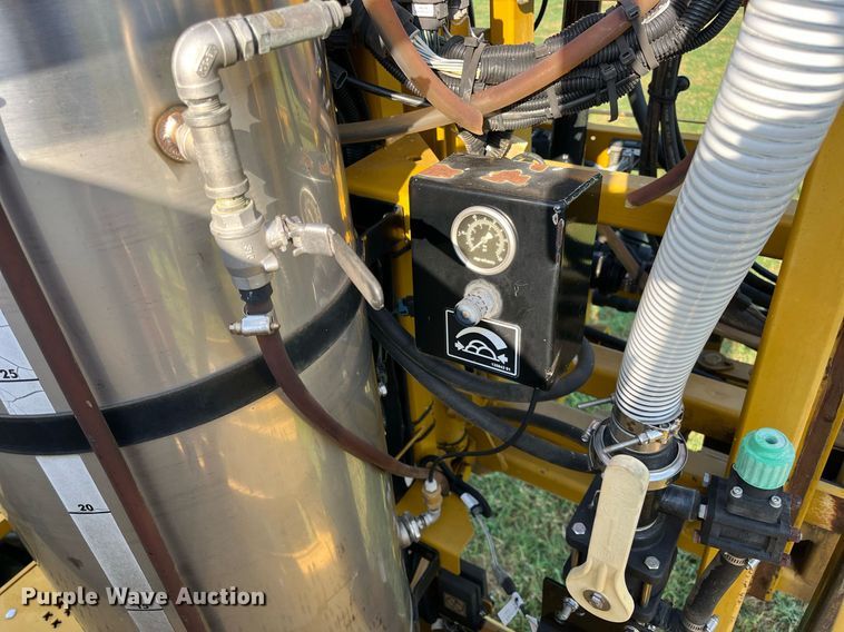 image for item KV9950 2009 Ag-Chem RoGator 1084SSC  sprayer