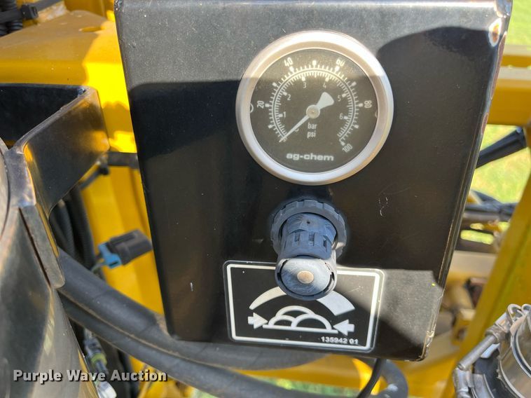 image for item KV9950 2009 Ag-Chem RoGator 1084SSC  sprayer