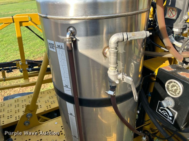 image for item KV9950 2009 Ag-Chem RoGator 1084SSC  sprayer