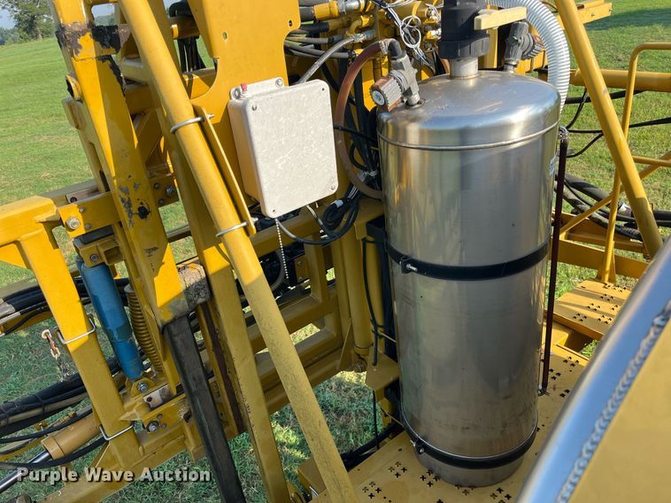 image for item KV9950 2009 Ag-Chem RoGator 1084SSC  sprayer