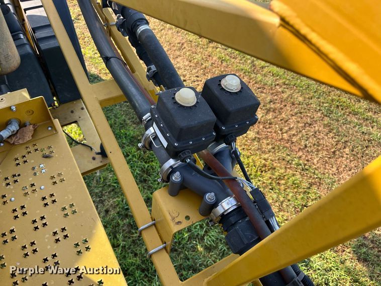 image for item KV9950 2009 Ag-Chem RoGator 1084SSC  sprayer