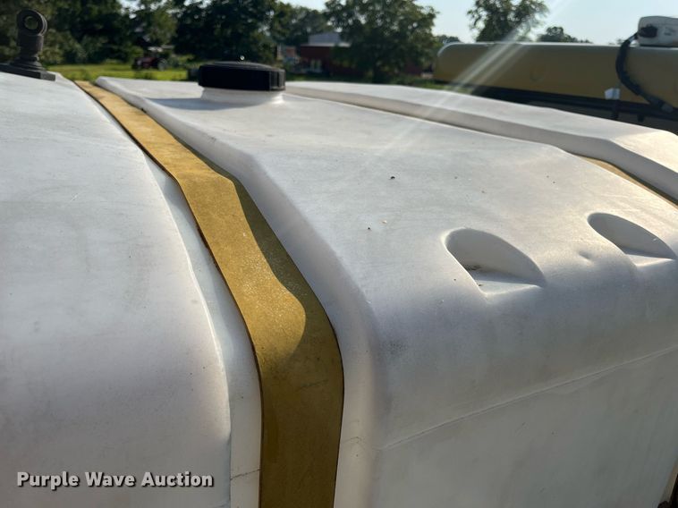 image for item KV9950 2009 Ag-Chem RoGator 1084SSC  sprayer