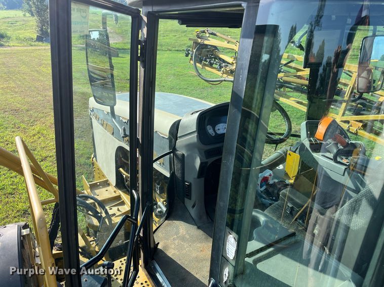 image for item KV9950 2009 Ag-Chem RoGator 1084SSC  sprayer