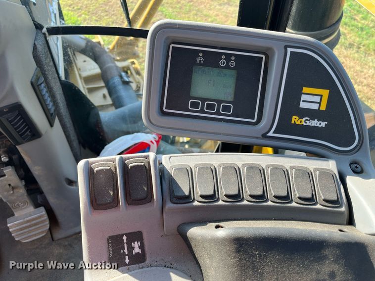 image for item KV9950 2009 Ag-Chem RoGator 1084SSC  sprayer