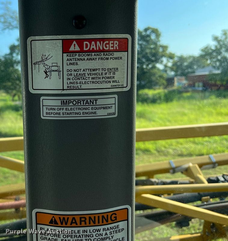 image for item KV9950 2009 Ag-Chem RoGator 1084SSC  sprayer