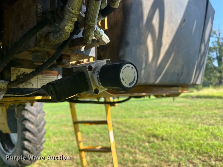 image for item KV9950 2009 Ag-Chem RoGator 1084SSC  sprayer