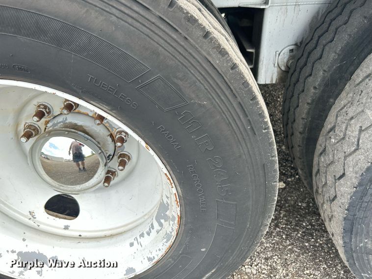 image for item KW9129 2007 Trinity Trailer Mfg Inc.  live bottom trailer