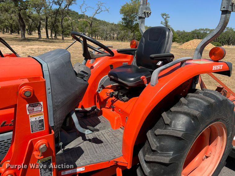 image for item LF9382 2003 Kubota L3130D  MFWD tractor