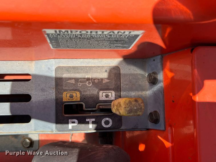 image for item LF9382 2003 Kubota L3130D  MFWD tractor