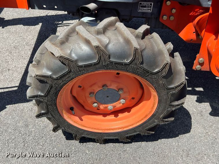 image for item LF9382 2003 Kubota L3130D  MFWD tractor