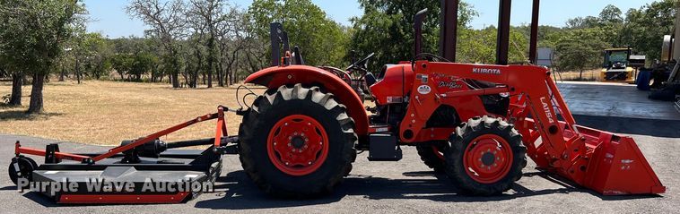 image for item LF9383 Kubota M7060D  MFWD tractor