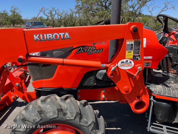 image for item LF9383 Kubota M7060D  MFWD tractor