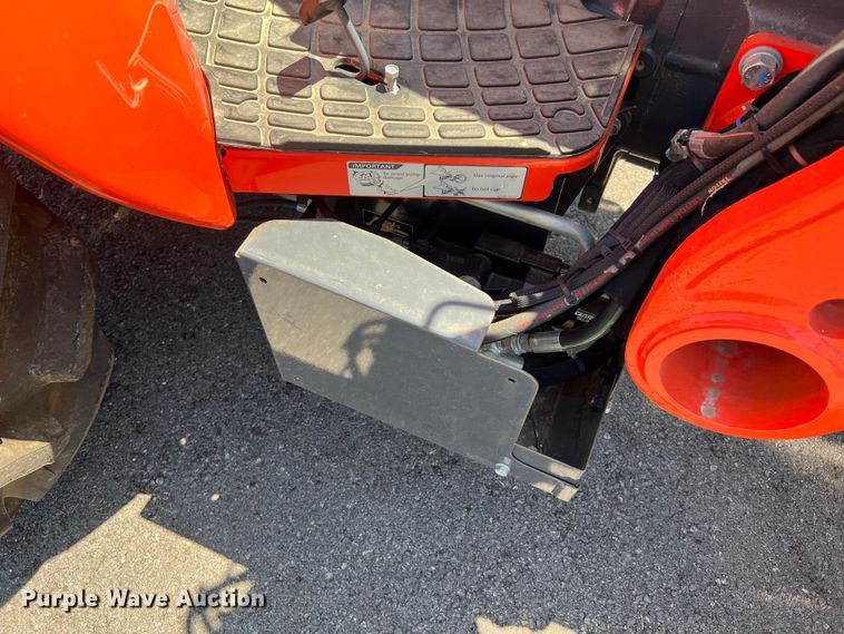 image for item LF9383 Kubota M7060D  MFWD tractor