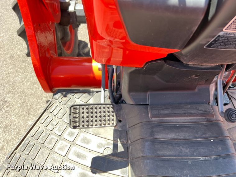 image for item LF9383 Kubota M7060D  MFWD tractor