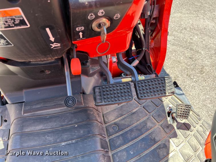 image for item LF9383 Kubota M7060D  MFWD tractor