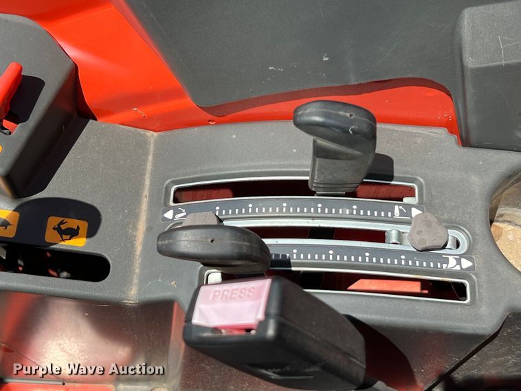 image for item LF9383 Kubota M7060D  MFWD tractor