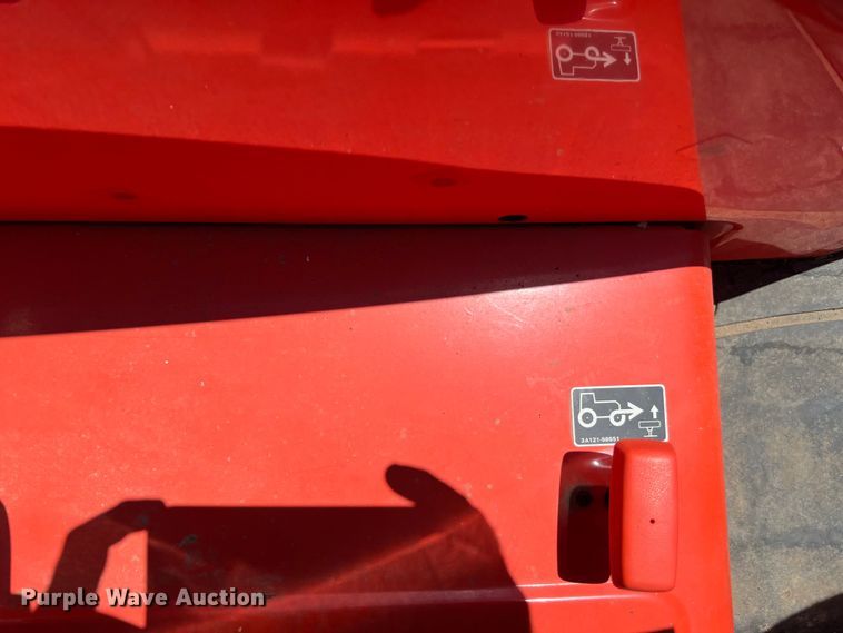 image for item LF9383 Kubota M7060D  MFWD tractor