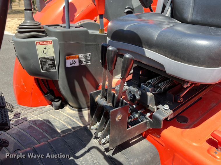 image for item LF9383 Kubota M7060D  MFWD tractor