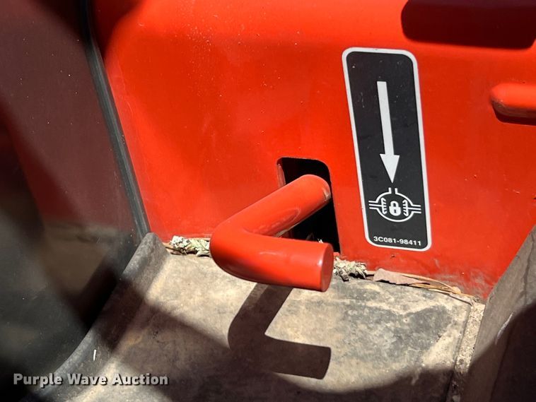 image for item LF9383 Kubota M7060D  MFWD tractor