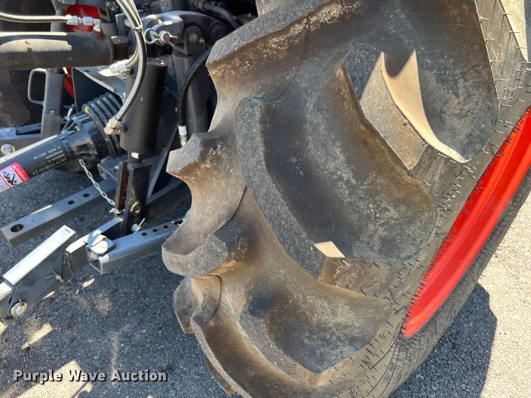 image for item LF9383 Kubota M7060D  MFWD tractor