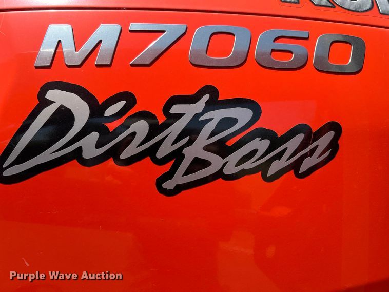 image for item LF9383 Kubota M7060D  MFWD tractor