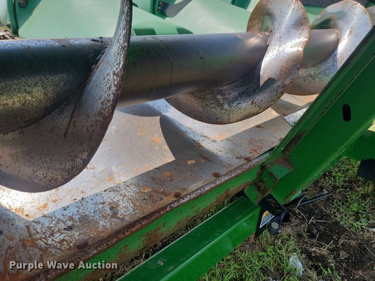 image for item LQ9089 John Deere 893  corn head