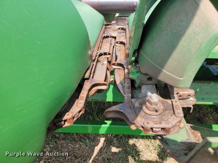 image for item LQ9089 John Deere 893  corn head