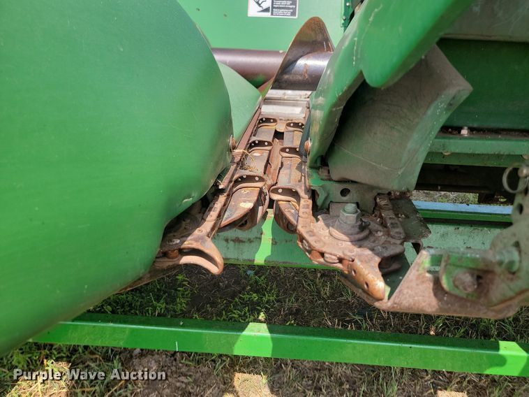 image for item LQ9089 John Deere 893  corn head