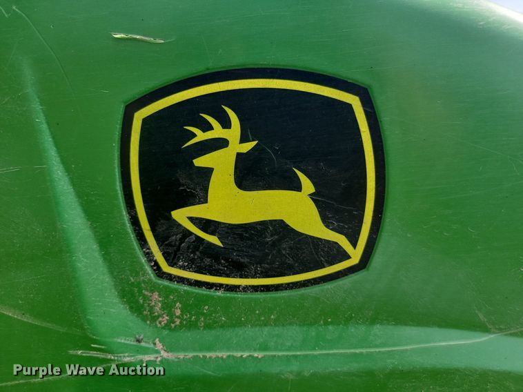 image for item LQ9089 John Deere 893  corn head