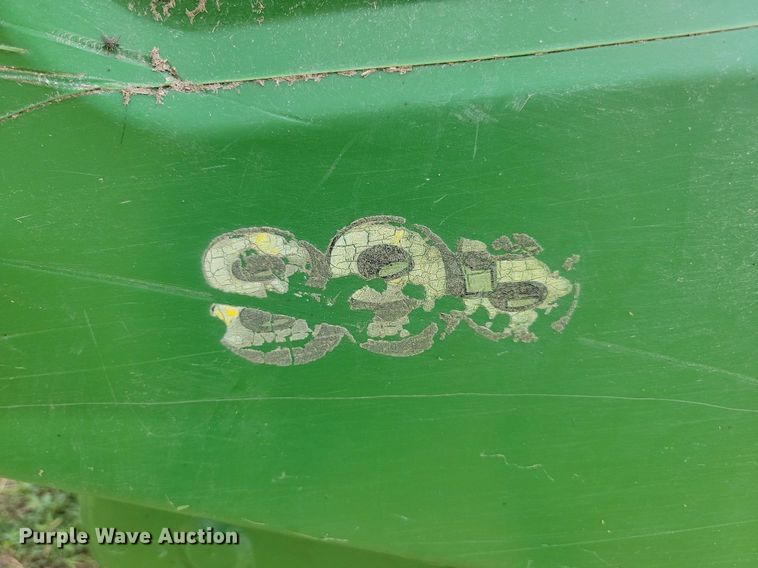 image for item LQ9089 John Deere 893  corn head