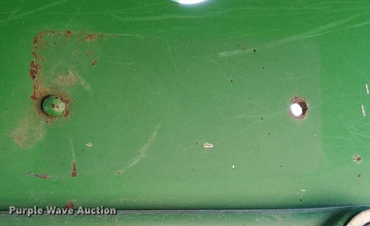 image for item LQ9089 John Deere 893  corn head