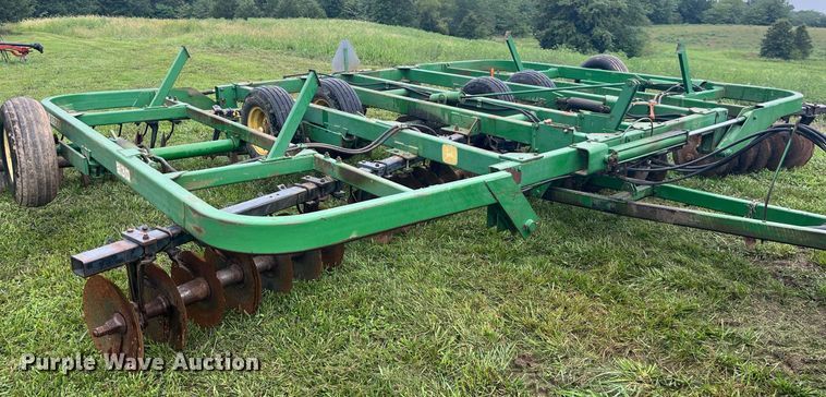 image for item MG9400 John  Deere 230  double off-set disk