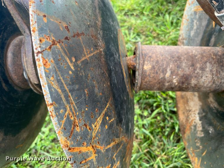 image for item MG9400 John  Deere 230  double off-set disk