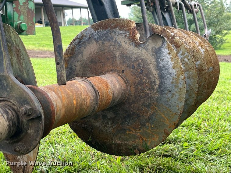 image for item MG9400 John  Deere 230  double off-set disk