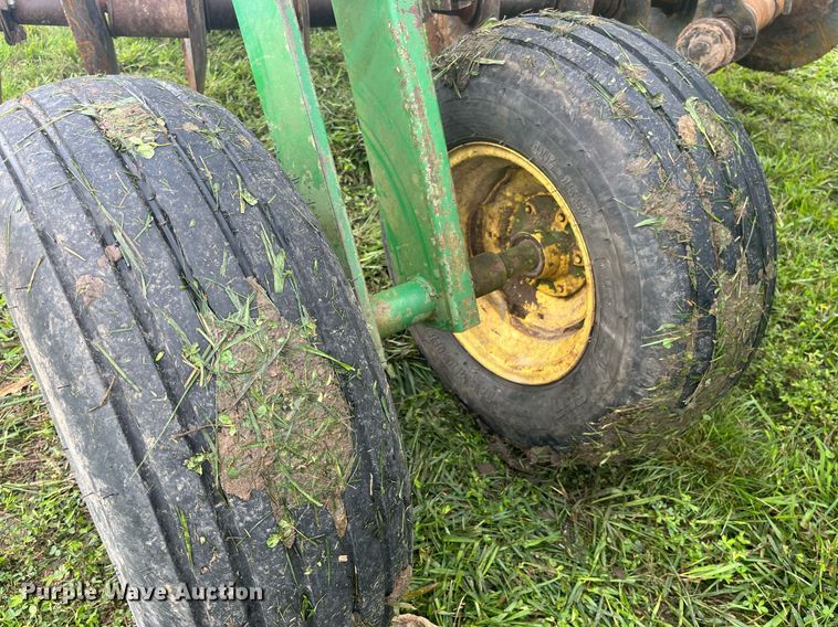 image for item MG9400 John  Deere 230  double off-set disk