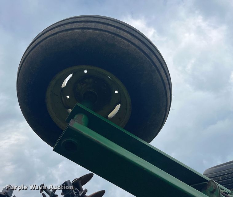 image for item MG9400 John  Deere 230  double off-set disk