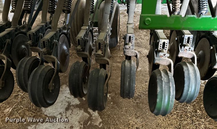 image for item ML9083 John Deere 455  grain drill