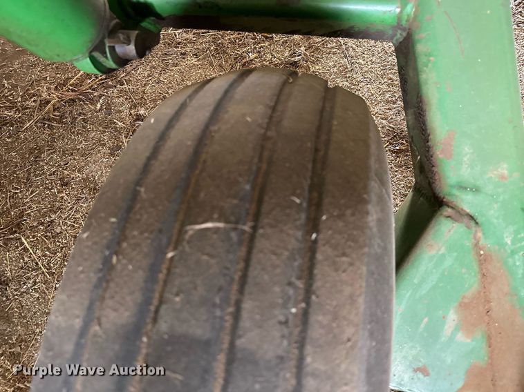 image for item ML9083 John Deere 455  grain drill