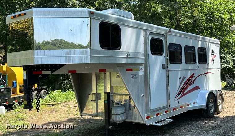 image for item ML9139 2000 Liberty Travalong  horse trailer