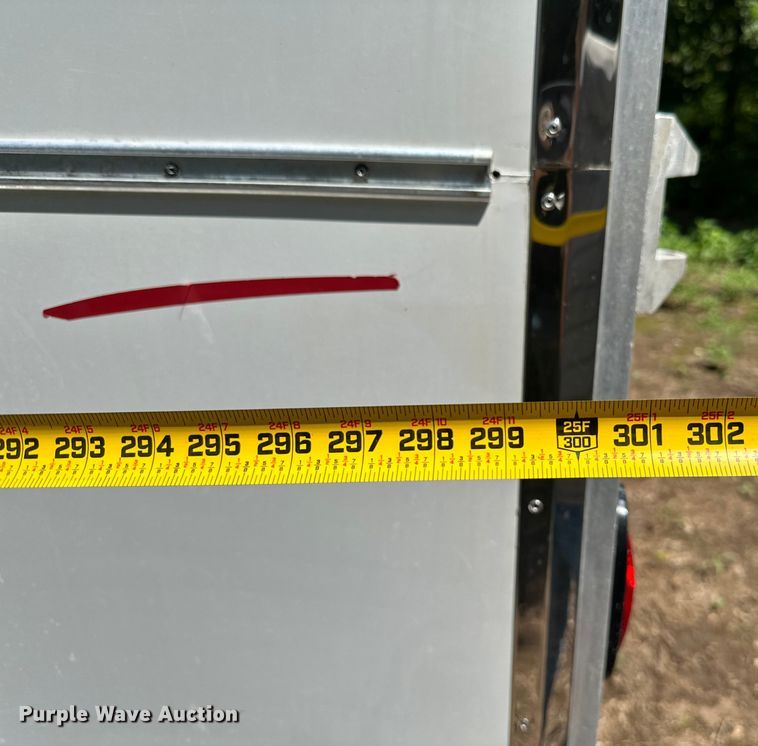 image for item ML9139 2000 Liberty Travalong  horse trailer