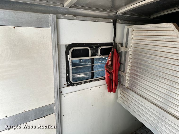 image for item ML9139 2000 Liberty Travalong  horse trailer