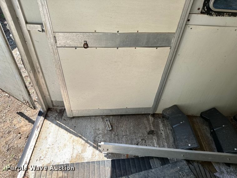 image for item ML9139 2000 Liberty Travalong  horse trailer