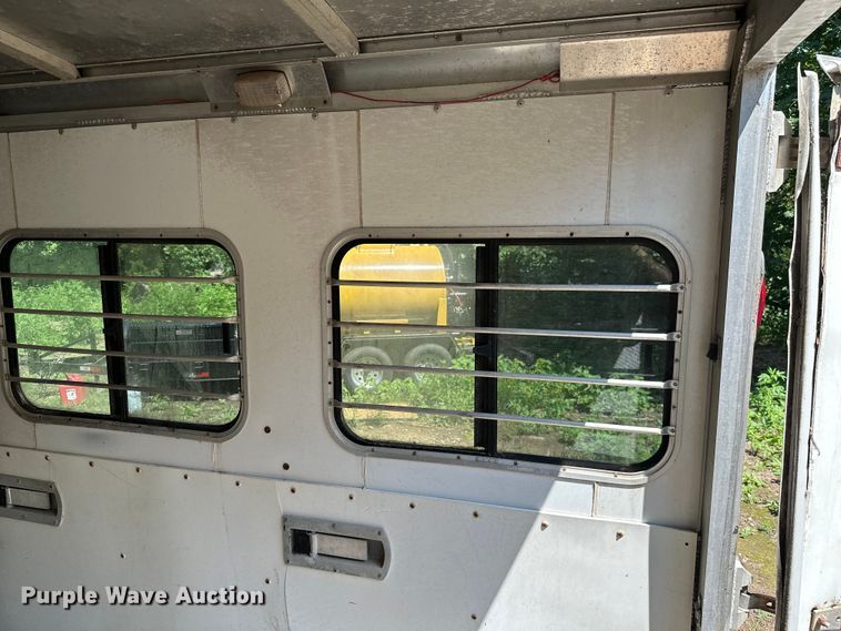 image for item ML9139 2000 Liberty Travalong  horse trailer