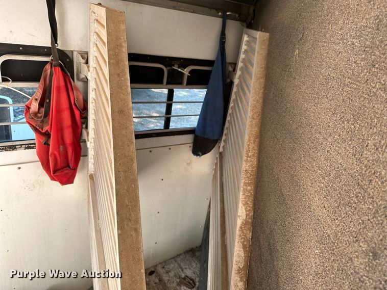 image for item ML9139 2000 Liberty Travalong  horse trailer