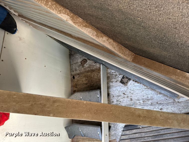 image for item ML9139 2000 Liberty Travalong  horse trailer