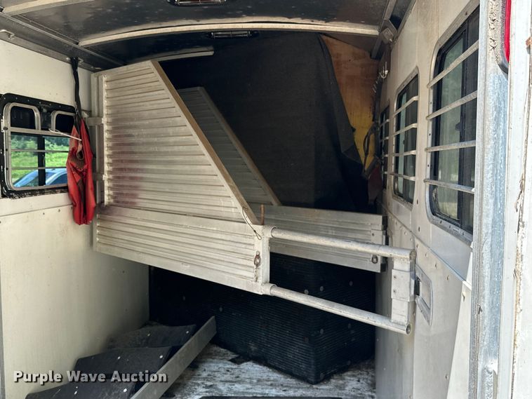 image for item ML9139 2000 Liberty Travalong  horse trailer